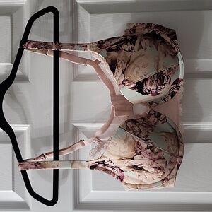 Cacique 40DD lightly lined French balconette